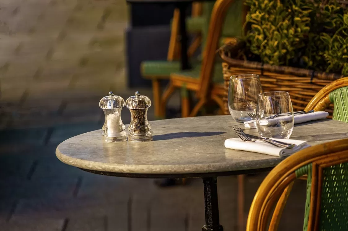 The Difference Between Crystal and Glass